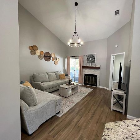 Mid City Condo 亨茨维尔 外观 照片