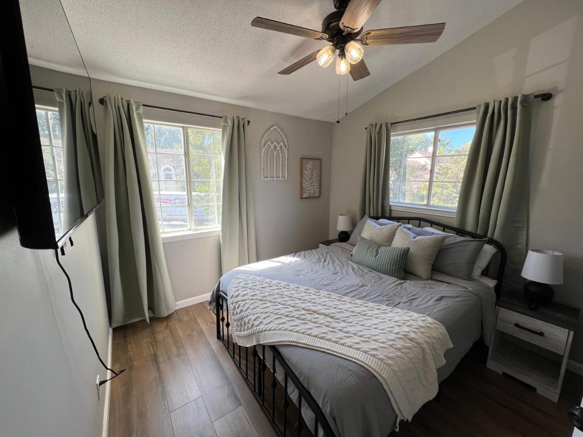 Mid City Condo 亨茨维尔 外观 照片