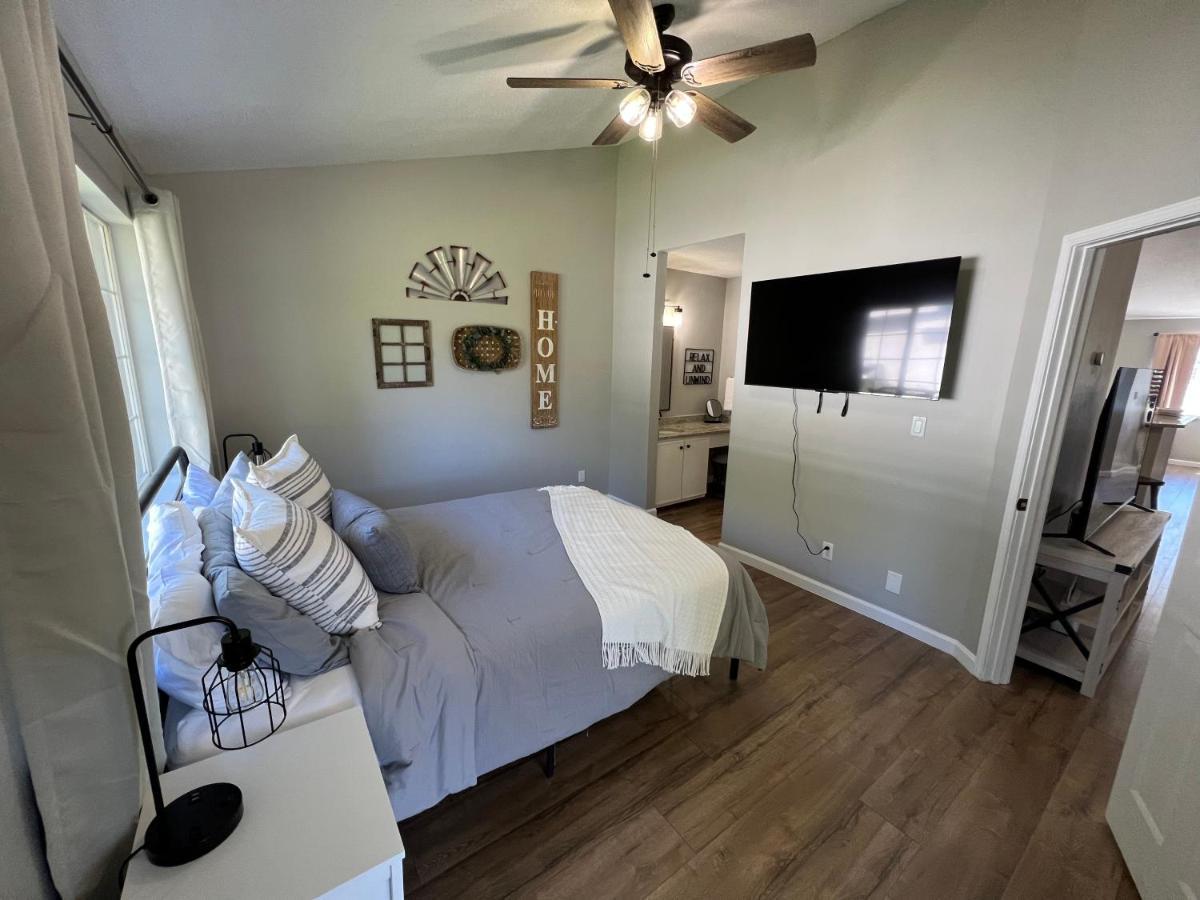 Mid City Condo 亨茨维尔 外观 照片