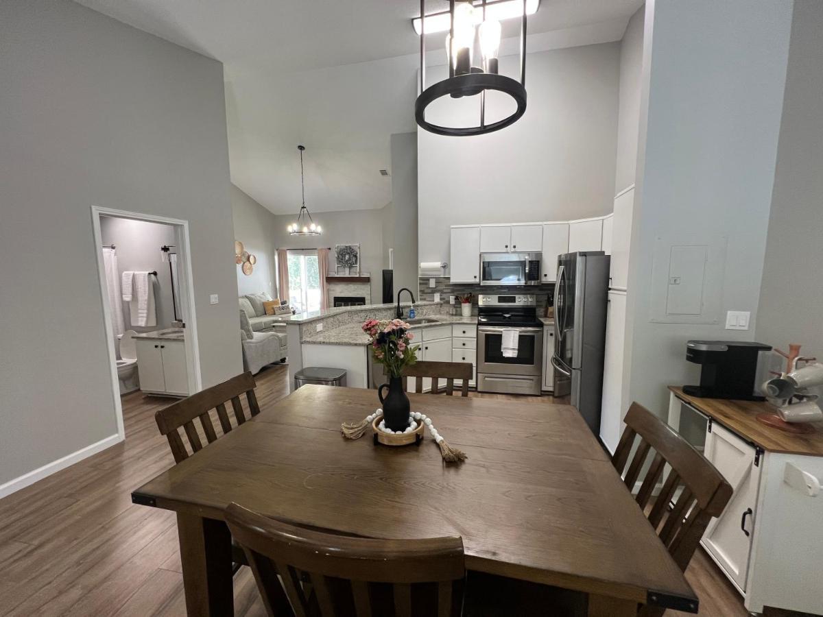 Mid City Condo 亨茨维尔 外观 照片